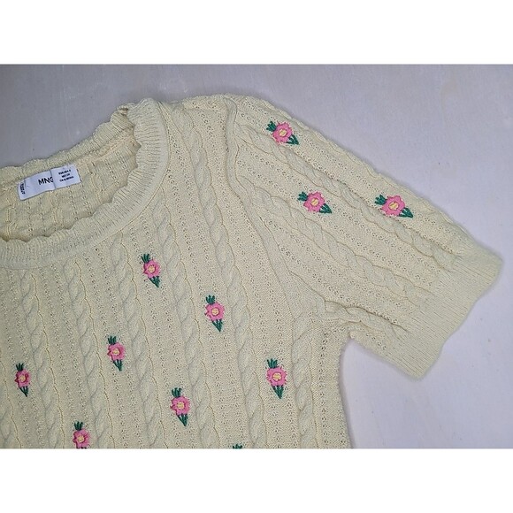 Mango MNG Yellow Knit w/ Roses Short Sleeve Crew Neck Size Small Sweater - Picture 3 of 9